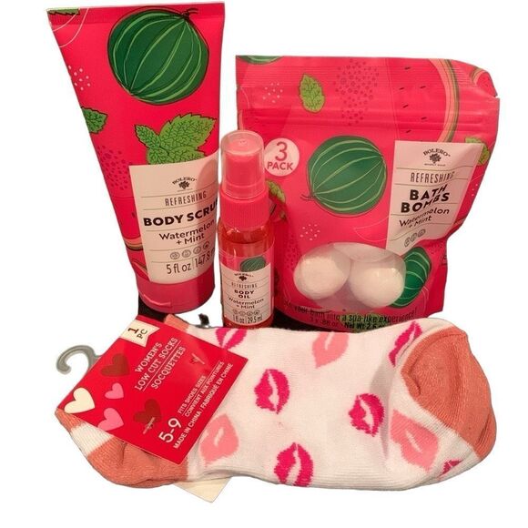 Bolero Beverly Hills Spa Gift Set – Watermelon Mint Bath & Body + Socks - Picture 1 of 6